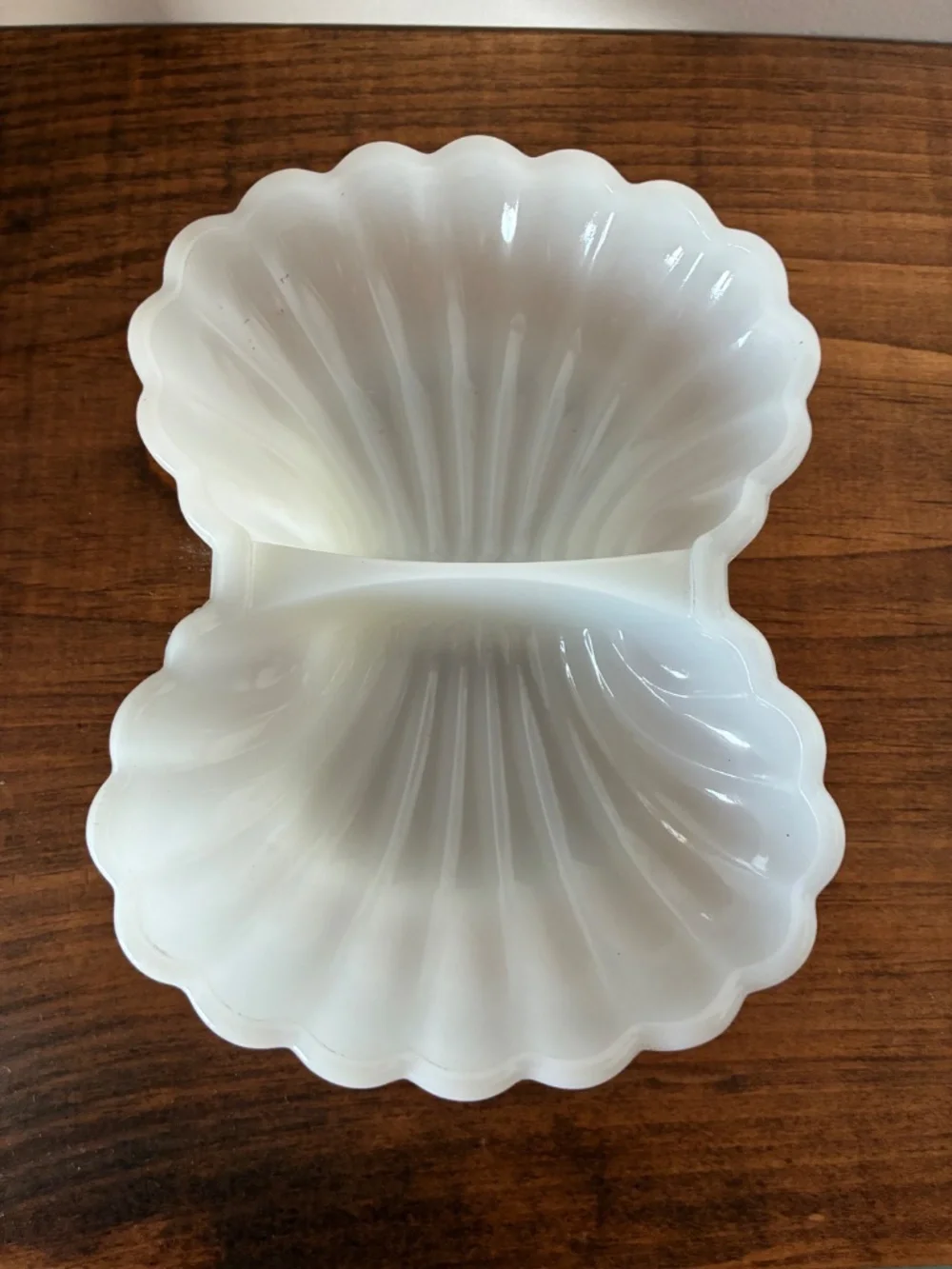 Vintage Avon White Milk Glass Double Shell Trinket Soap Dish Scalloped Edge